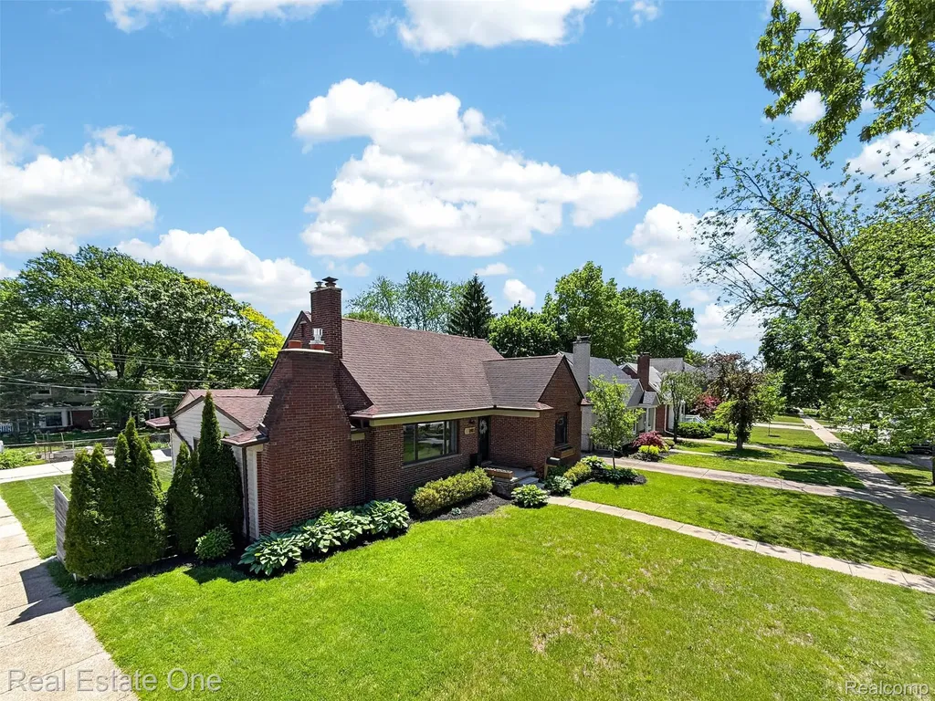 2822 Benjamin Avenue Royal Oak City MI 48073