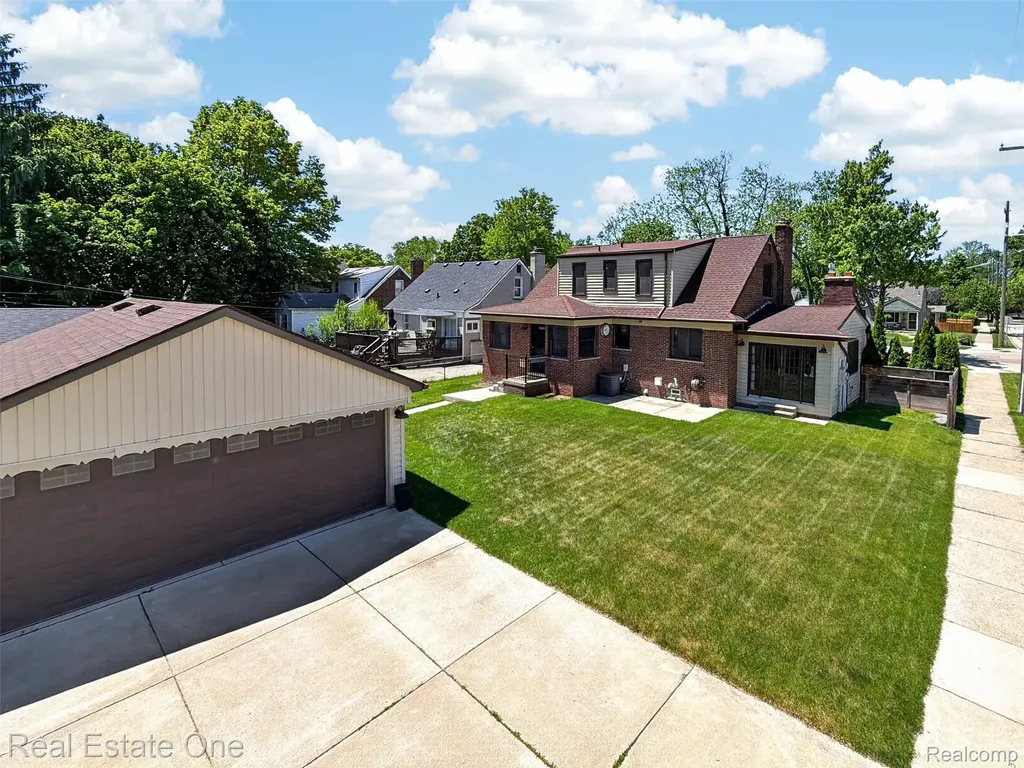 2822 Benjamin Avenue Royal Oak City MI 48073