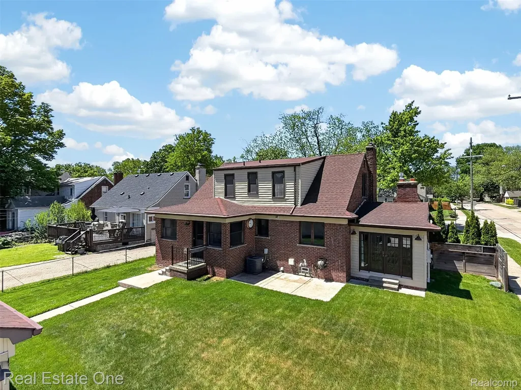 2822 Benjamin Avenue Royal Oak City MI 48073