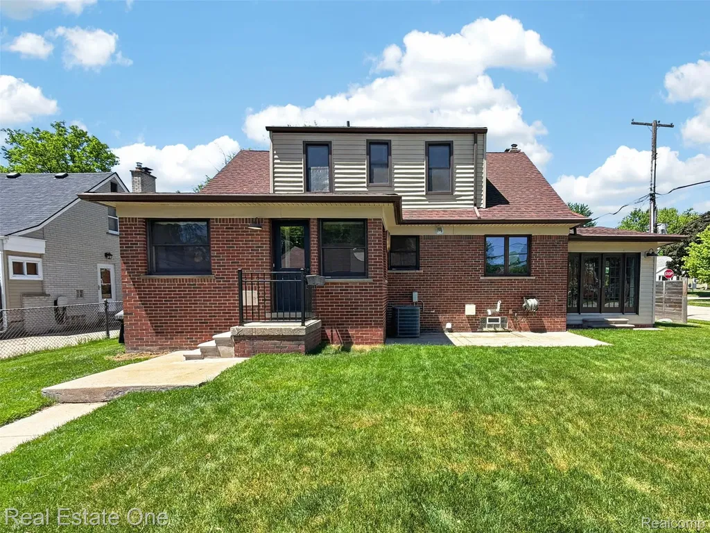 2822 Benjamin Avenue Royal Oak City MI 48073