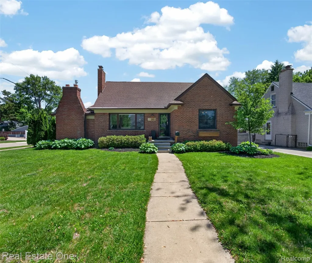 2822 Benjamin Avenue Royal Oak City MI 48073
