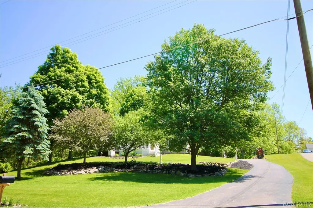8372 Parshallville Road Hartland Township MI 48430