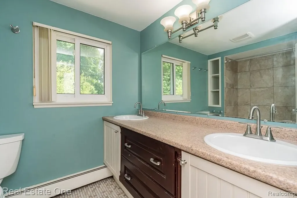 1147 Tienken Court Rochester Hills City MI 48306