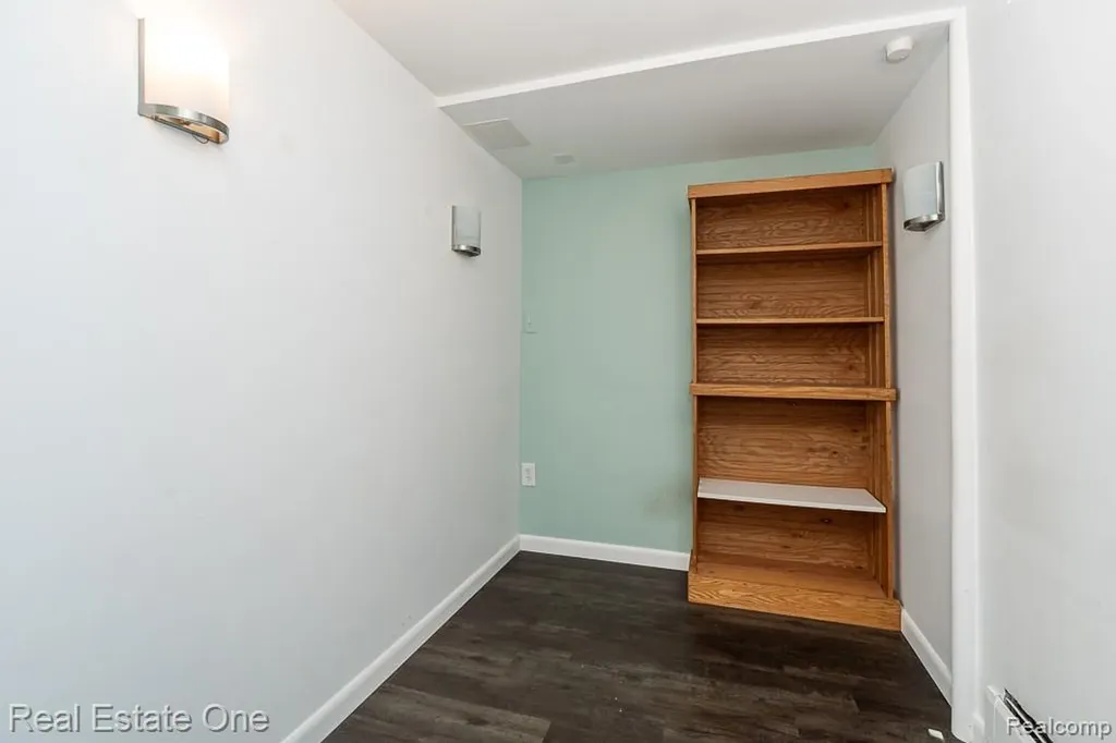 1147 Tienken Court Rochester Hills City MI 48306