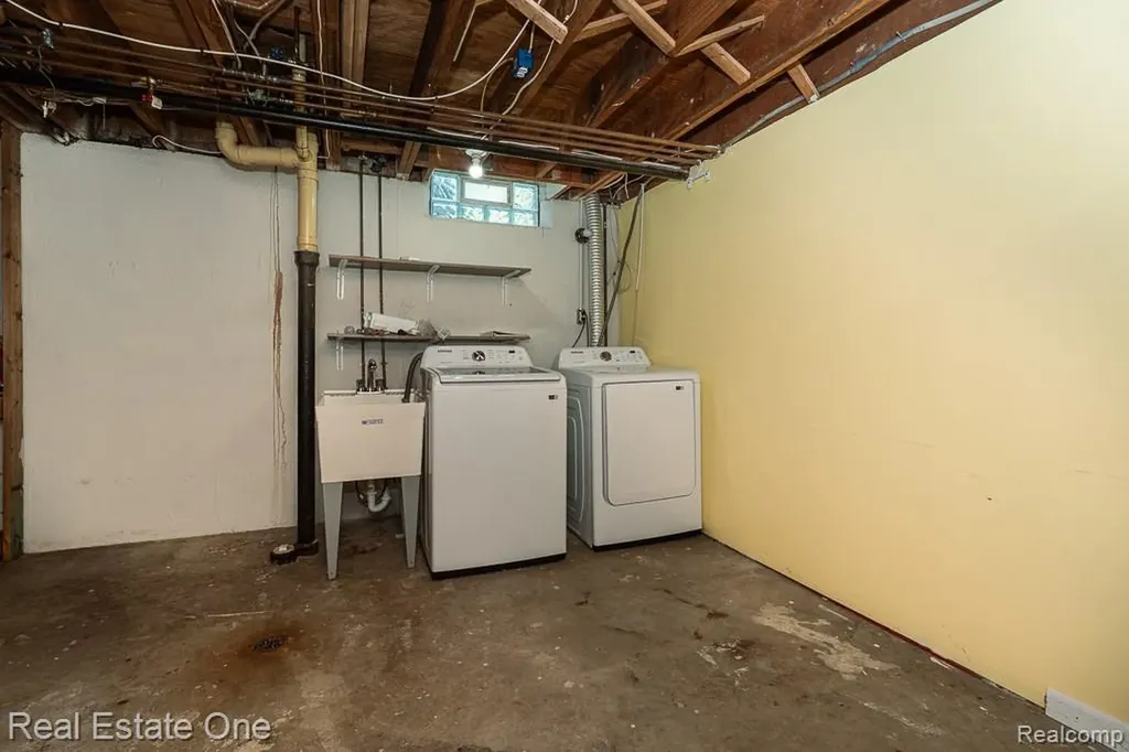 1147 Tienken Court Rochester Hills City MI 48306