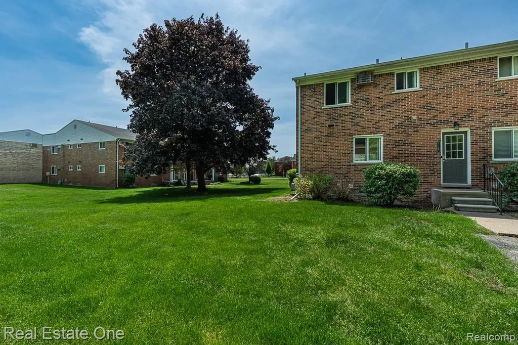1147 Tienken Court Rochester Hills City MI 48306