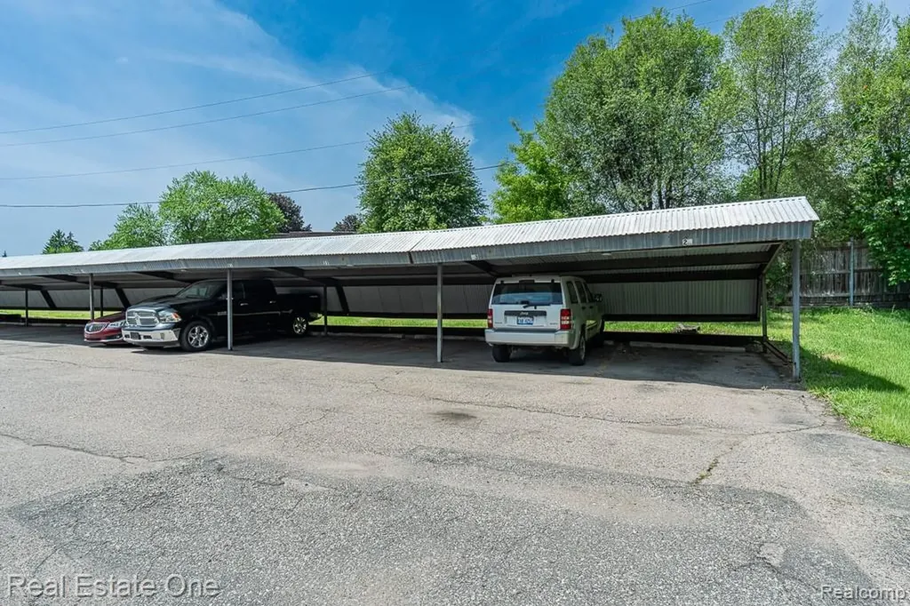 1147 Tienken Court Rochester Hills City MI 48306