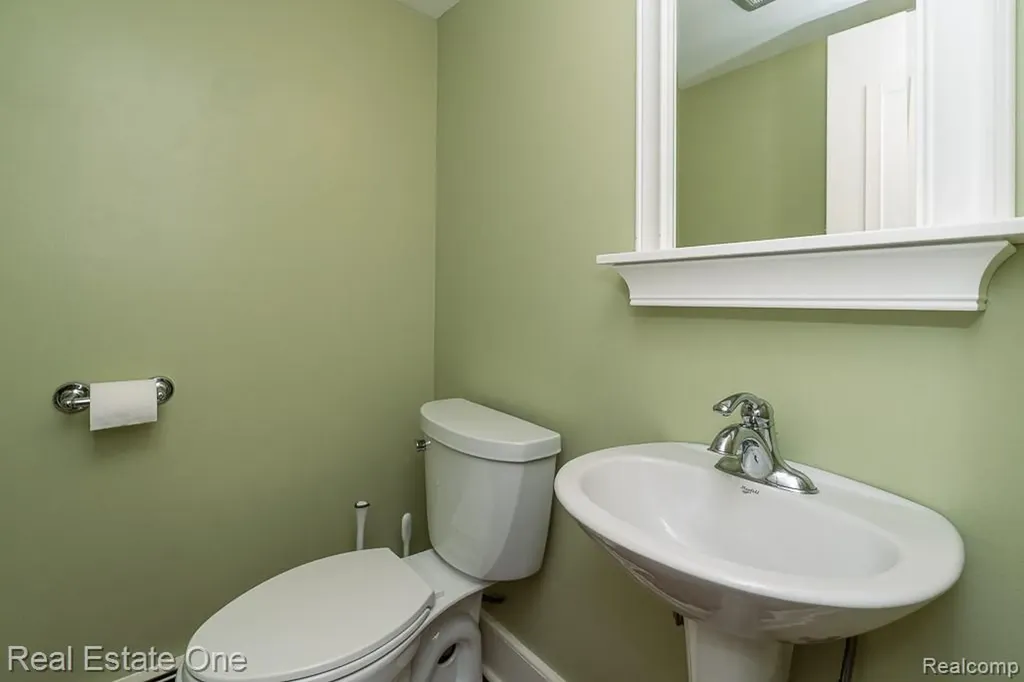 1147 Tienken Court Rochester Hills City MI 48306