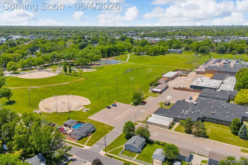 63 W Mahan Avenue Hazel Park City MI 48030
