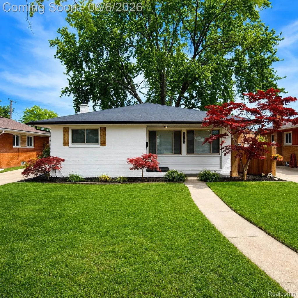 21633 Winshall Street St. Clair Shores City MI 48081