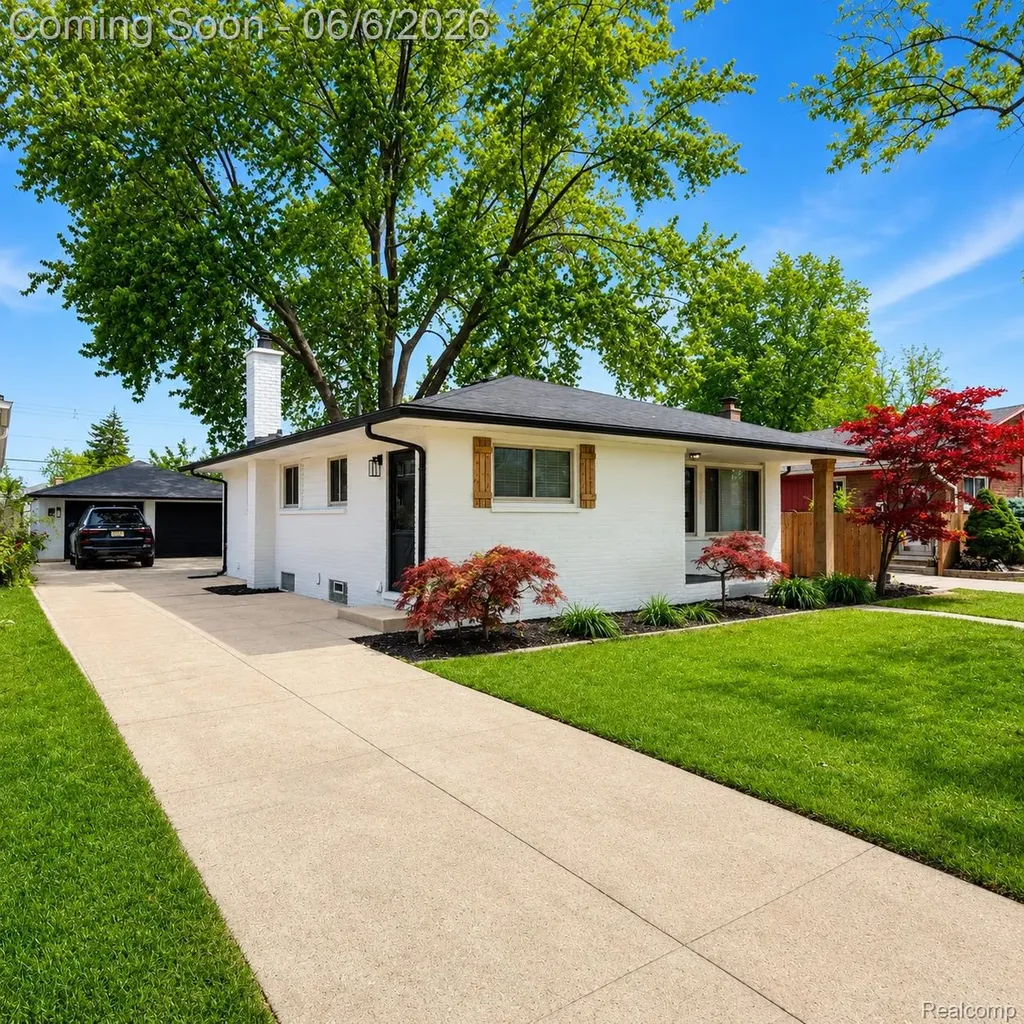 21633 Winshall Street St. Clair Shores City MI 48081