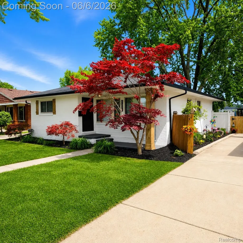 21633 Winshall Street St. Clair Shores City MI 48081