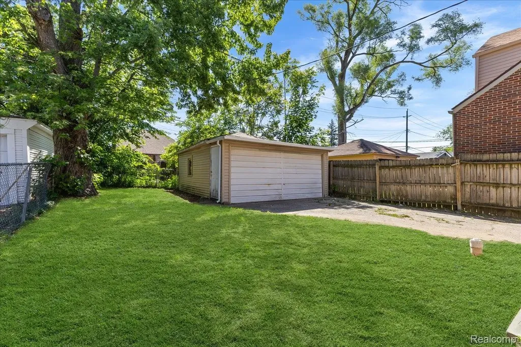 18942 Santa Rosa Drive Detroit City MI 48221