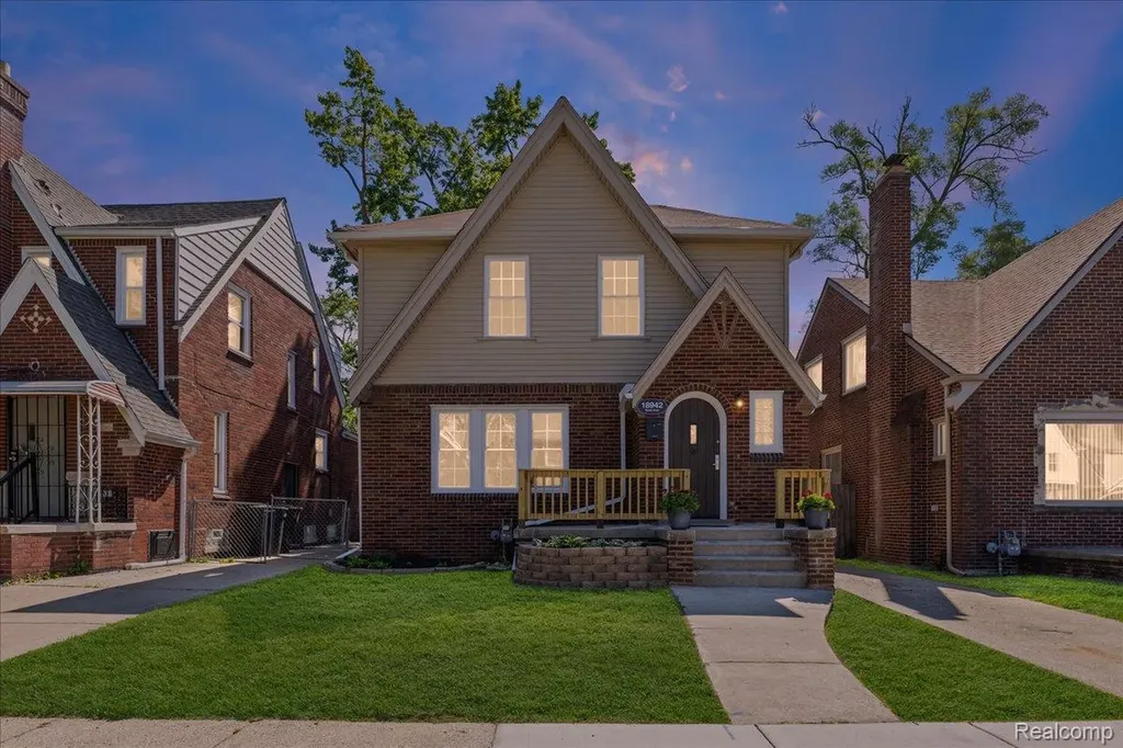 18942 Santa Rosa Drive Detroit City MI 48221