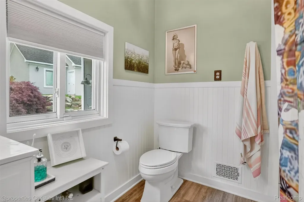 10219 Lakeside Drive White Lake Charter Township MI 48386