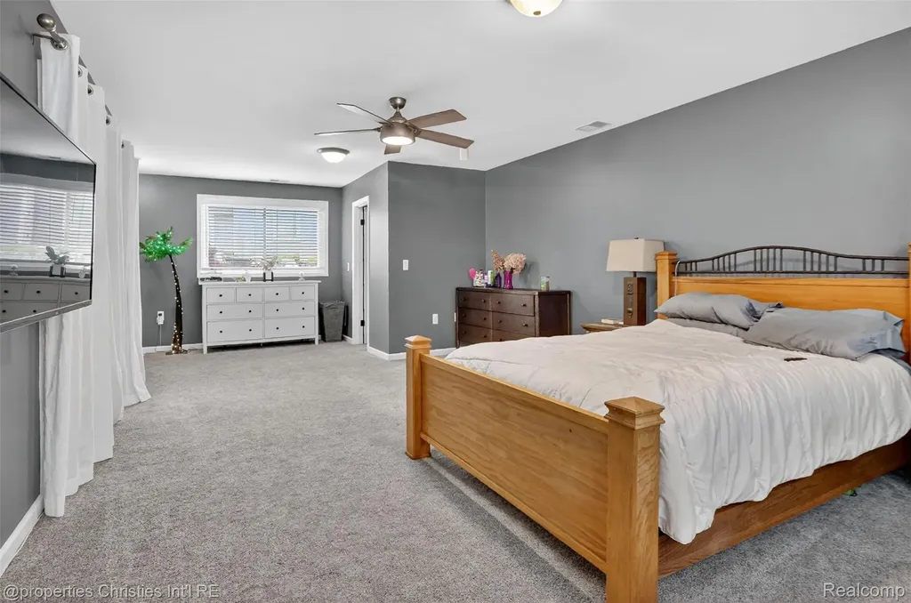 10219 Lakeside Drive White Lake Charter Township MI 48386