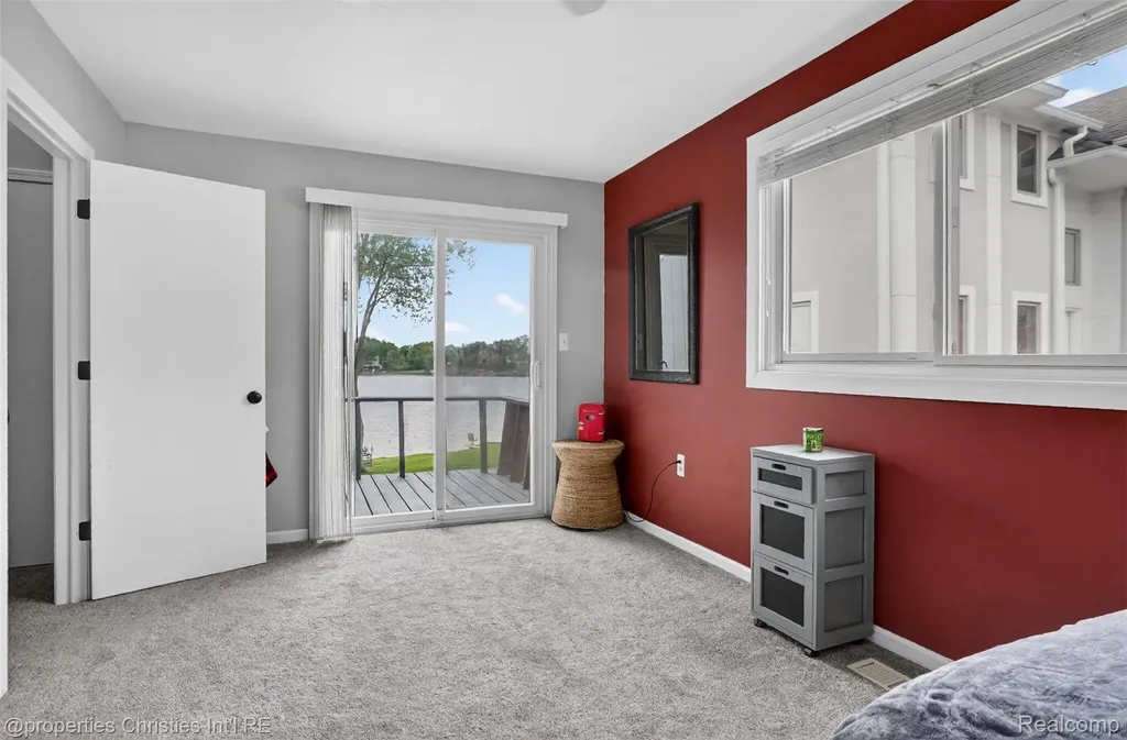 10219 Lakeside Drive White Lake Charter Township MI 48386