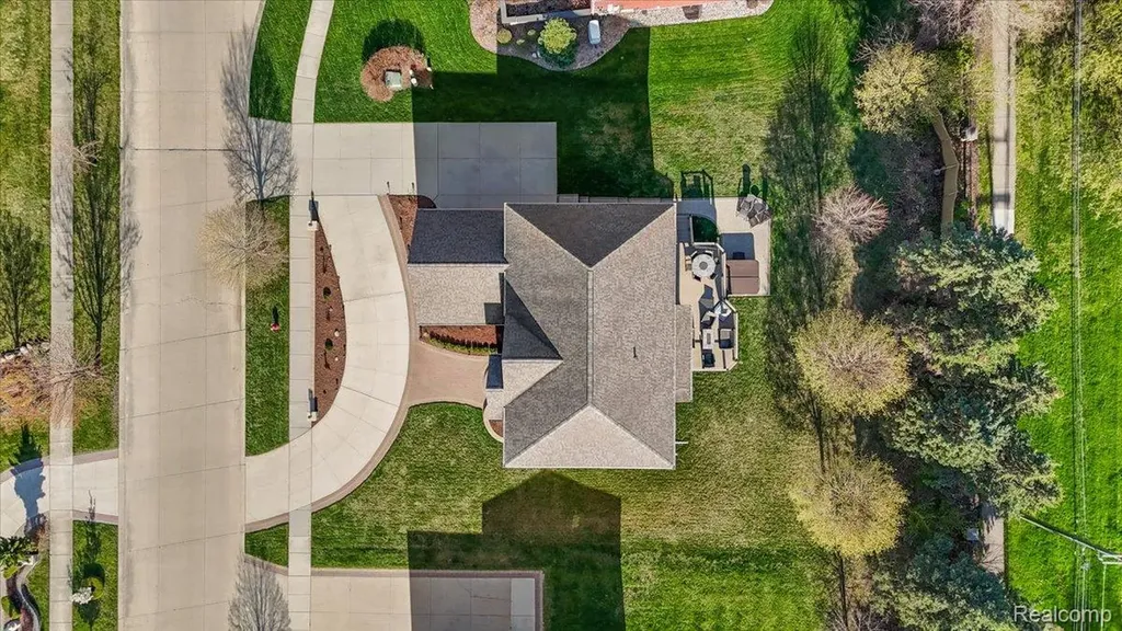 4366 S Lake Lane Shelby Charter Township MI 48316