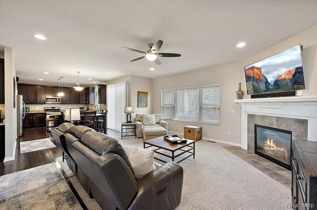 4366 S Lake Lane Shelby Charter Township MI 48316