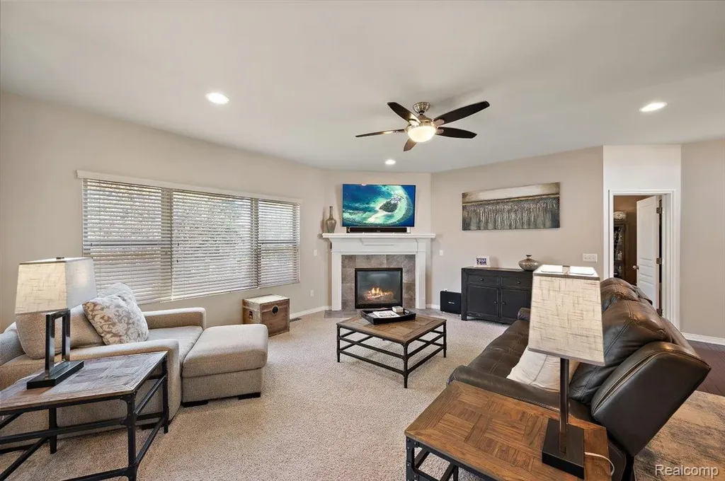 4366 S Lake Lane Shelby Charter Township MI 48316