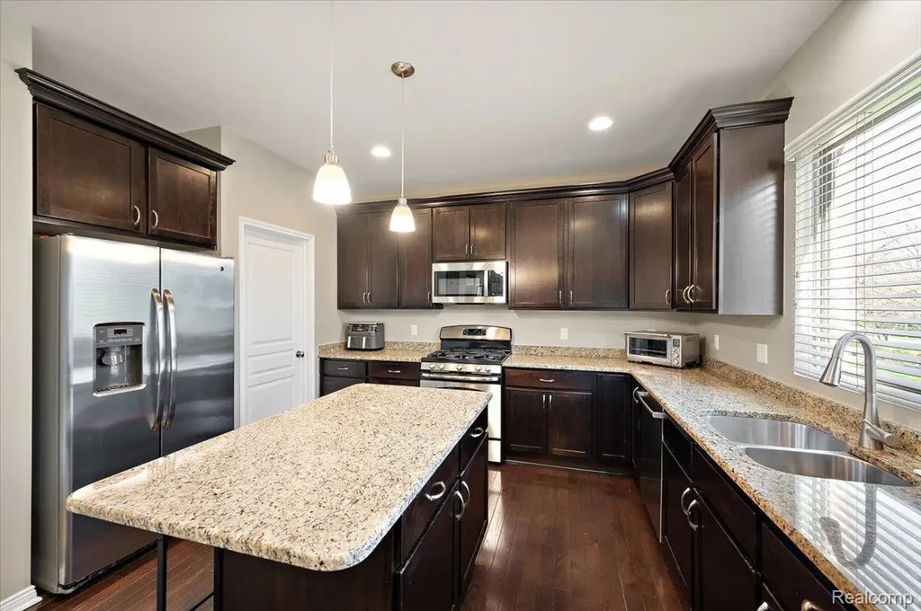 4366 S Lake Lane Shelby Charter Township MI 48316