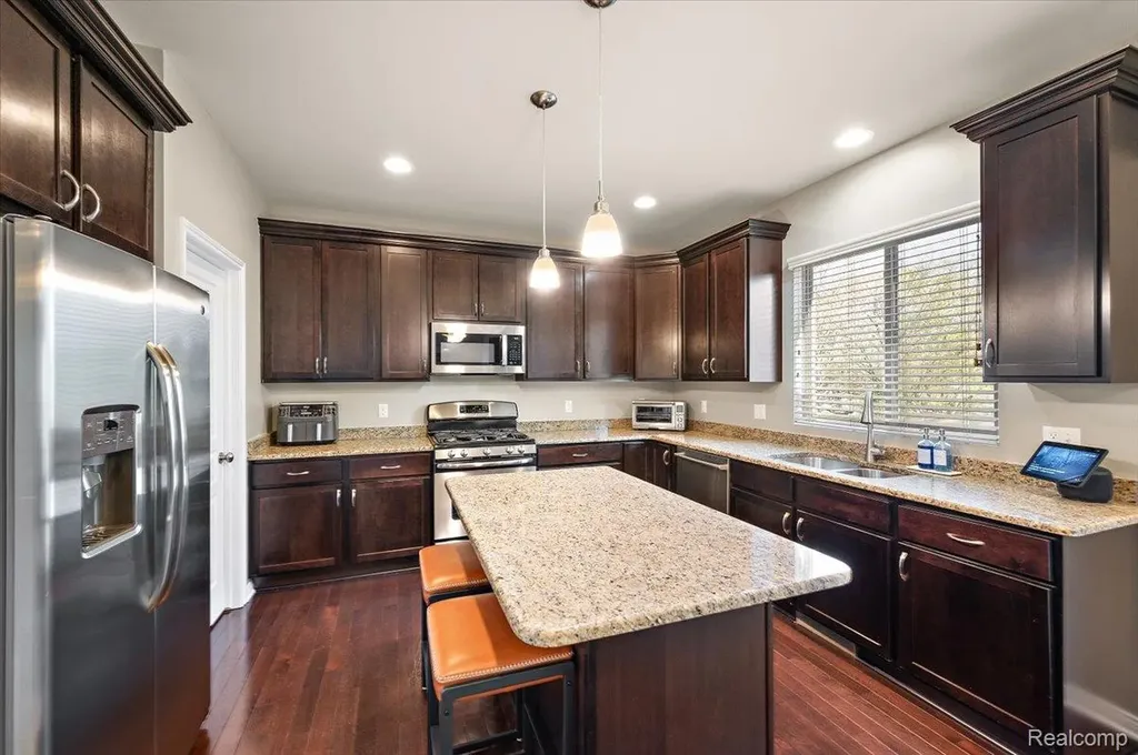 4366 S Lake Lane Shelby Charter Township MI 48316