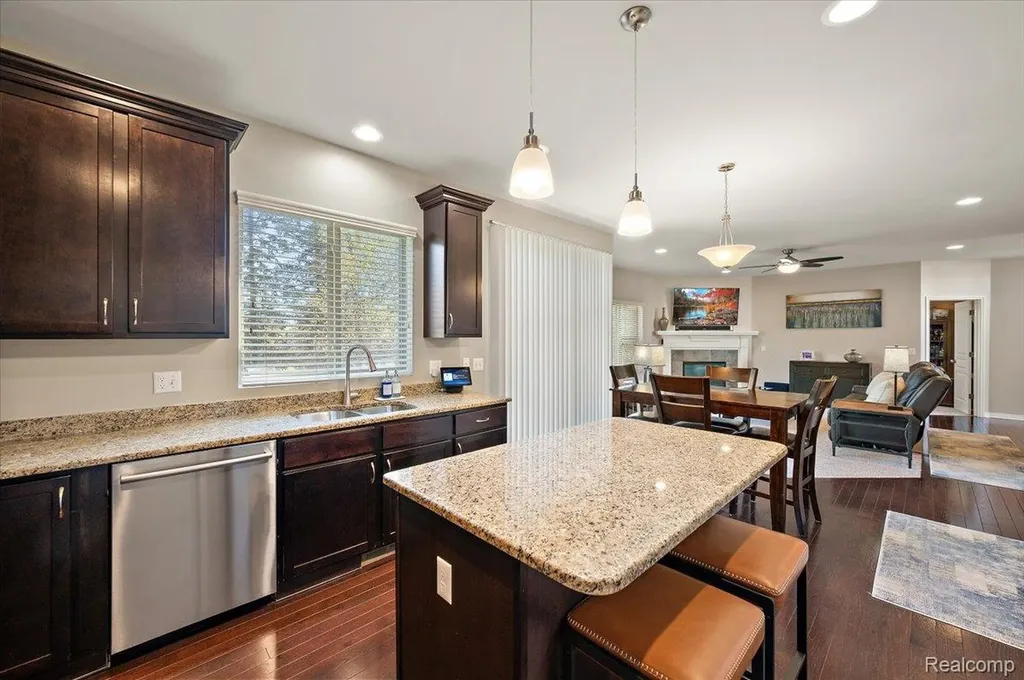4366 S Lake Lane Shelby Charter Township MI 48316
