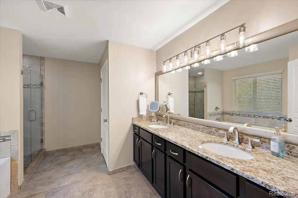 4366 S Lake Lane Shelby Charter Township MI 48316