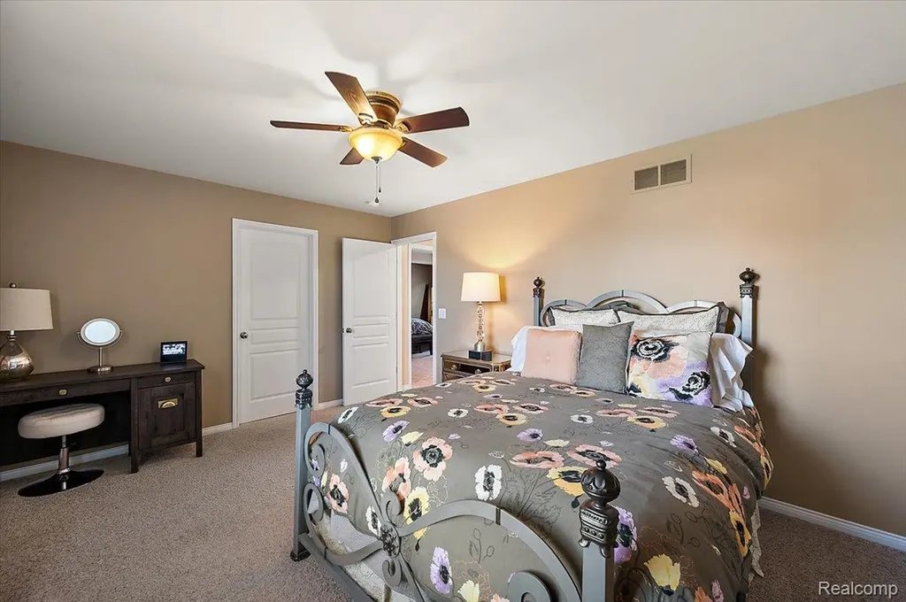 4366 S Lake Lane Shelby Charter Township MI 48316