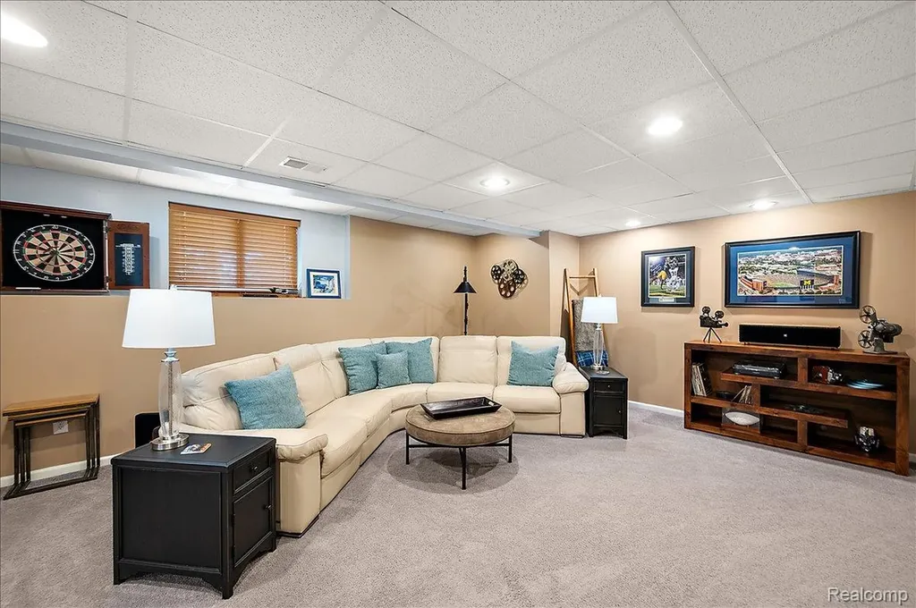 4366 S Lake Lane Shelby Charter Township MI 48316