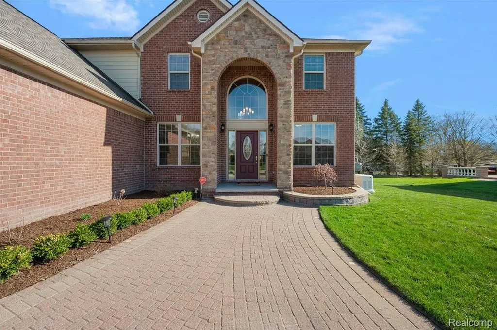 4366 S Lake Lane Shelby Charter Township MI 48316