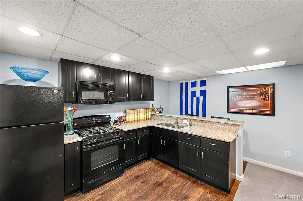 4366 S Lake Lane Shelby Charter Township MI 48316