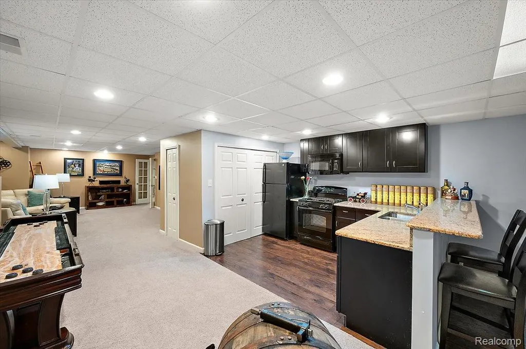 4366 S Lake Lane Shelby Charter Township MI 48316
