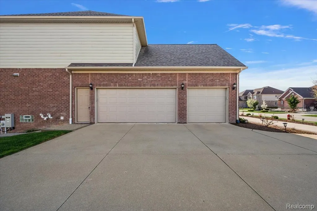 4366 S Lake Lane Shelby Charter Township MI 48316