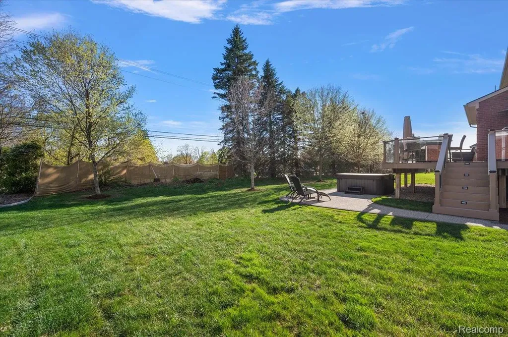 4366 S Lake Lane Shelby Charter Township MI 48316