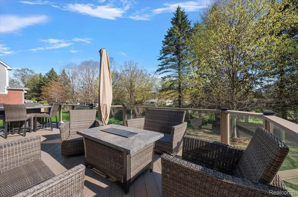 4366 S Lake Lane Shelby Charter Township MI 48316