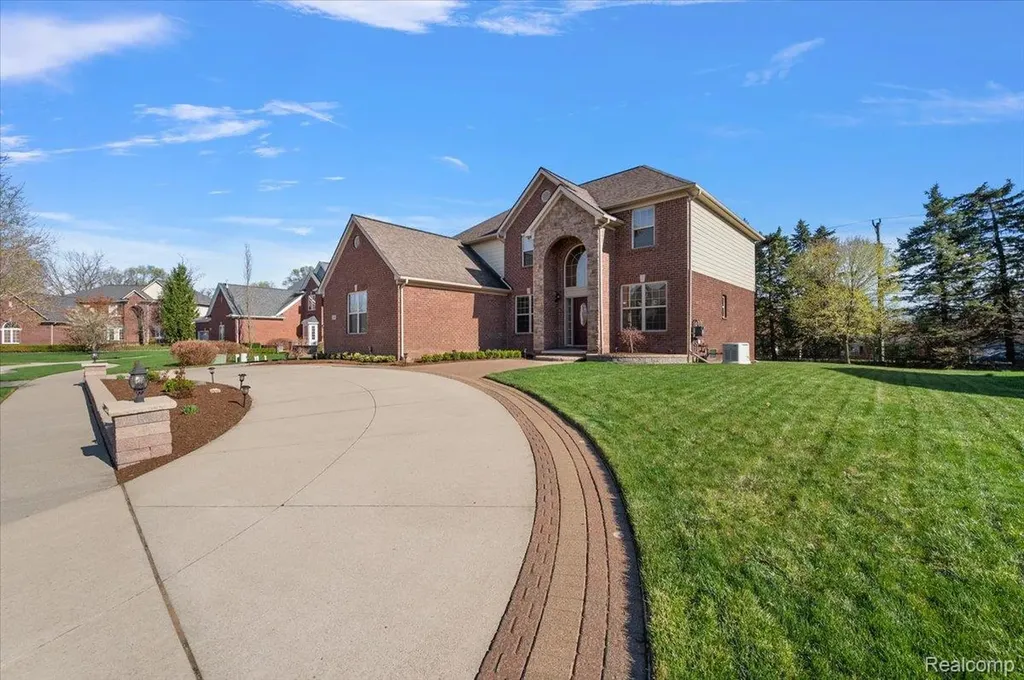 4366 S Lake Lane Shelby Charter Township MI 48316