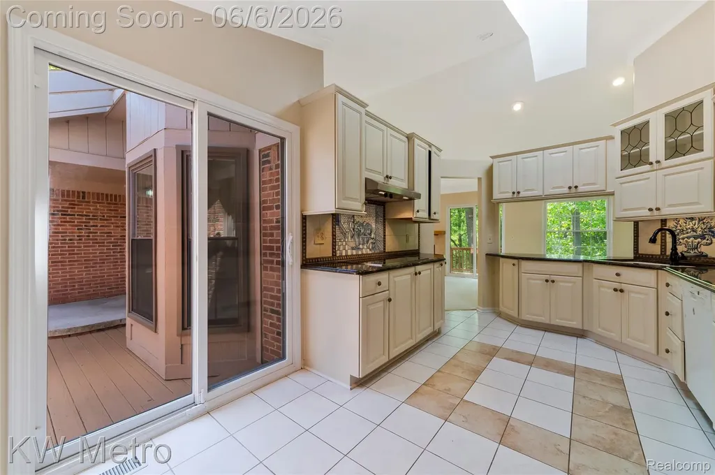 7348 Meadowridge Circle West Bloomfield Charter Township MI 48322