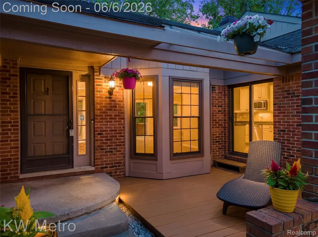 7348 Meadowridge Circle West Bloomfield Charter Township MI 48322