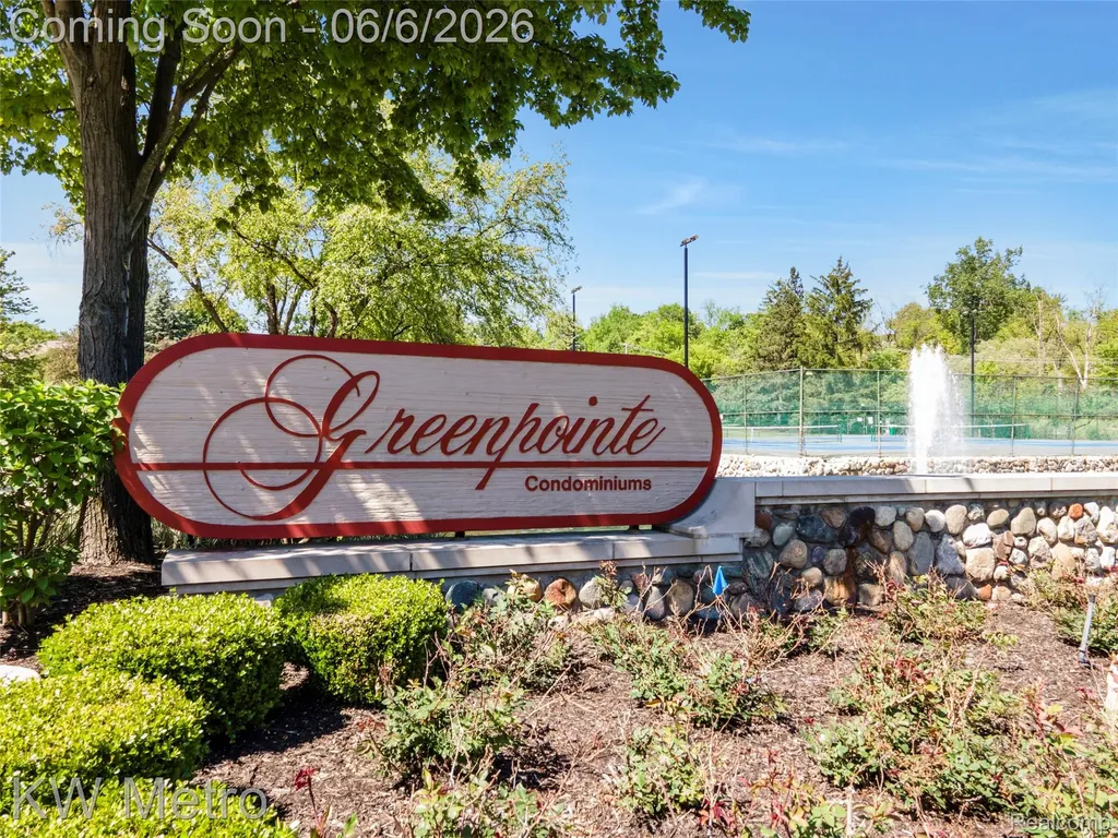 7348 Meadowridge Circle West Bloomfield Charter Township MI 48322
