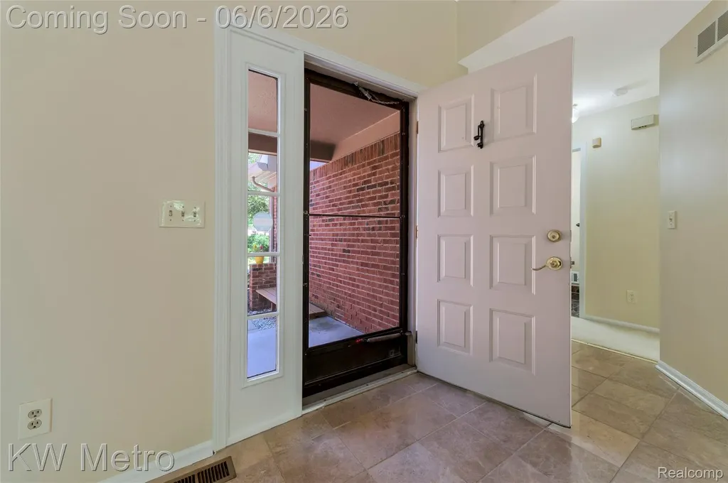 7348 Meadowridge Circle West Bloomfield Charter Township MI 48322