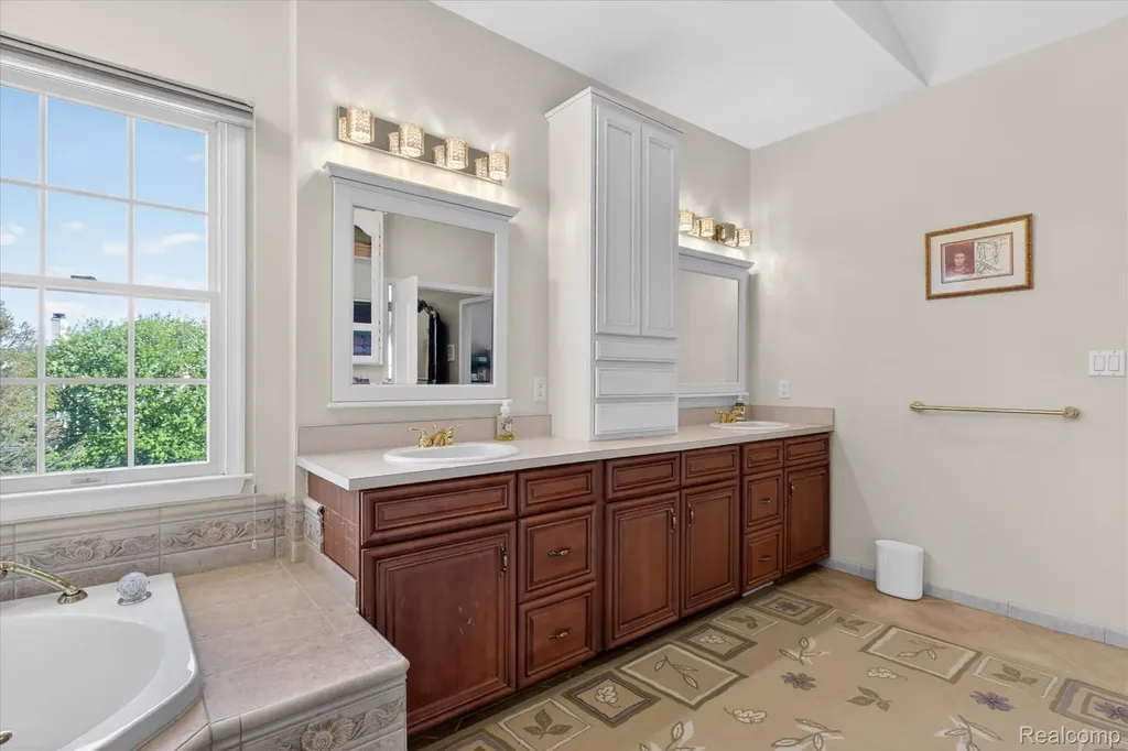 1595 Boulder Lake Drive Milford Charter Township MI 48380