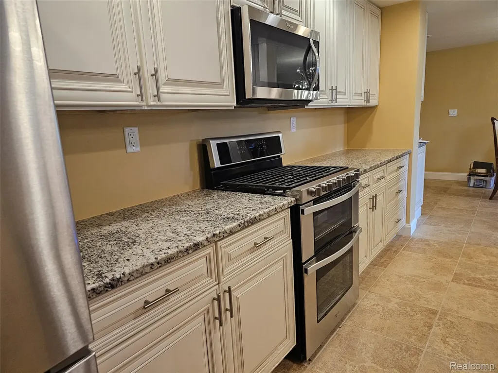 1595 Boulder Lake Drive Milford Charter Township MI 48380