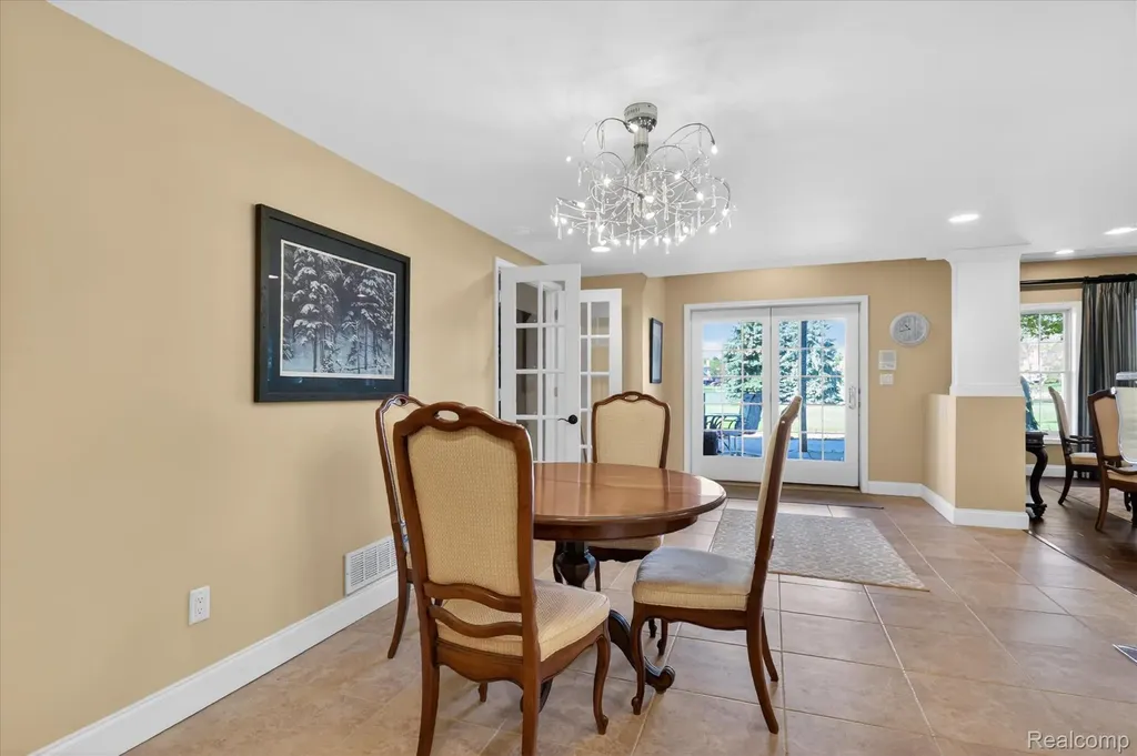 1595 Boulder Lake Drive Milford Charter Township MI 48380