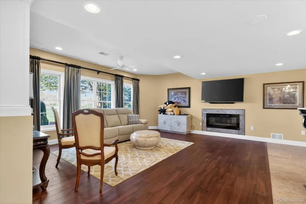 1595 Boulder Lake Drive Milford Charter Township MI 48380