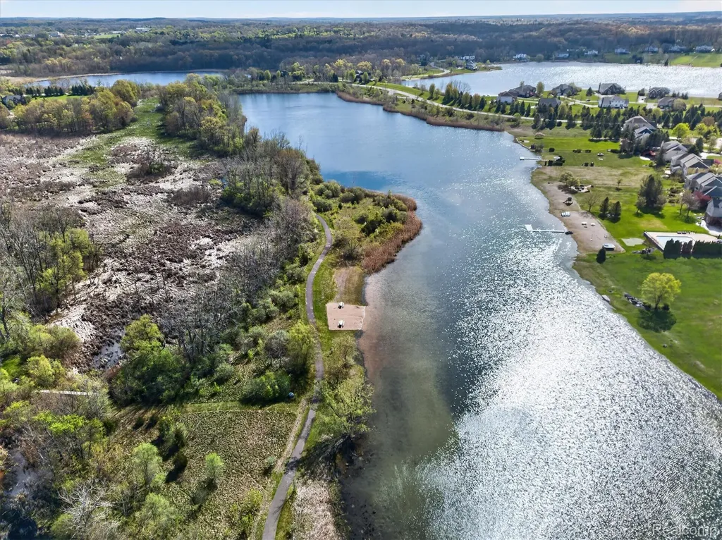 1595 Boulder Lake Drive Milford Charter Township MI 48380