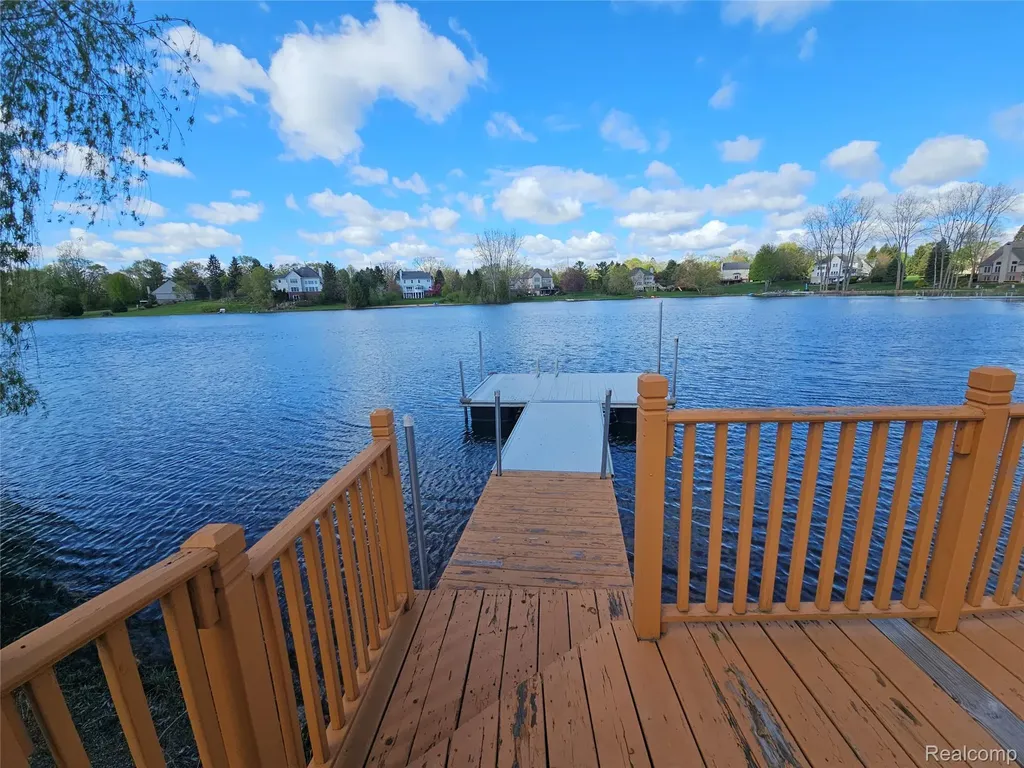 1595 Boulder Lake Drive Milford Charter Township MI 48380