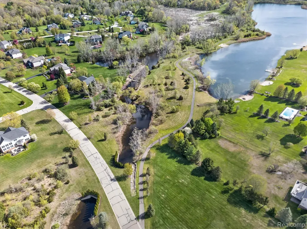 1595 Boulder Lake Drive Milford Charter Township MI 48380