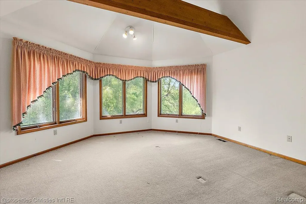 6175 Tripp Road Groveland Township MI 48442