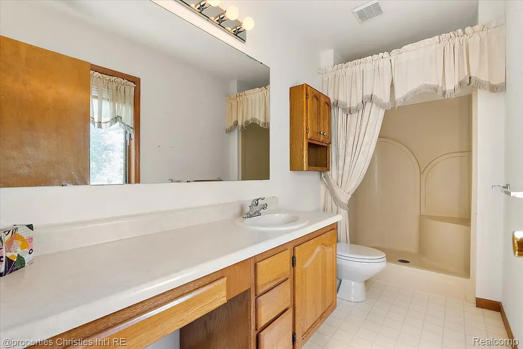 6175 Tripp Road Groveland Township MI 48442